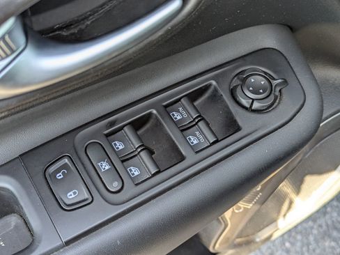 Used 2020 Jeep Renegade Limited AWD/4WD image 27