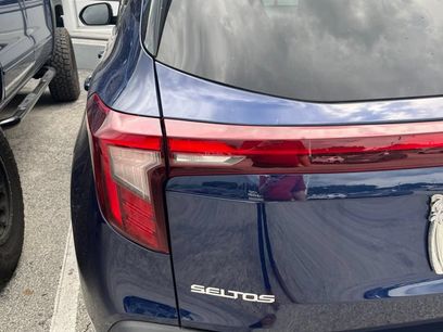 Used 2025 Kia Seltos EX