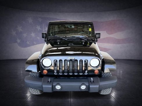 Used 2013 Jeep Wrangler Unlimited Rubicon w/ Connectivity Group AWD/4WD image 7
