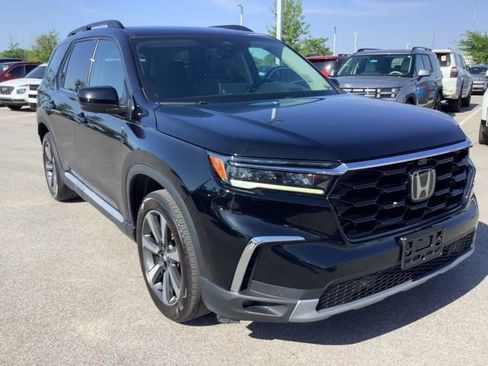 Used 2024 Honda Pilot Elite image 3