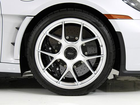 Used 2024 Porsche 911 GT3 RS RWD image 16