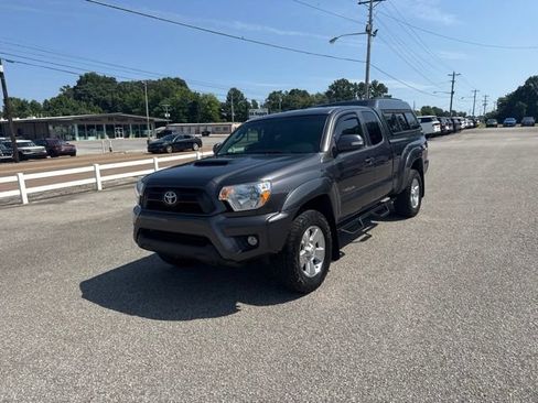 Used 2013 Toyota Tacoma 4x4 Access Cab V6 w/ TRD Sport Pkg image 6