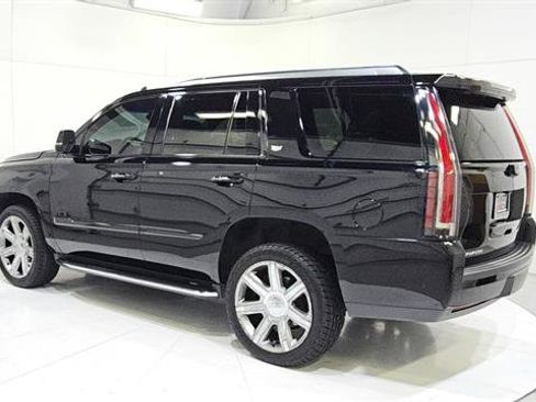 Used 2019 Cadillac Escalade Premium Luxury RWD image 6
