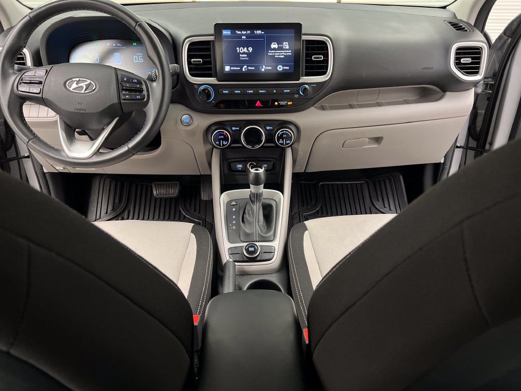 Used 2025 Hyundai Venue SEL FWD image 42