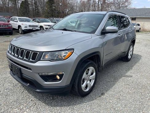 Used 2019 Jeep Compass Latitude w/ Popular Equipment Group AWD/4WD image 1