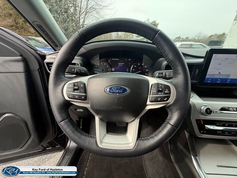 Certified 2022 Ford Explorer XLT w/ Equipment Group 202A image 16