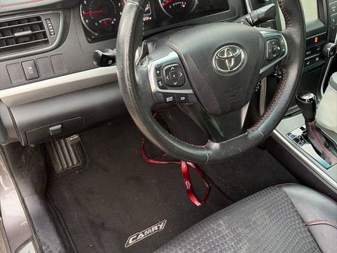 Used 2015 Toyota Camry SE FWD image 9