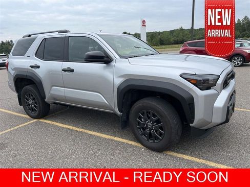 Used 2025 Toyota 4Runner SR5 AWD/4WD image 1