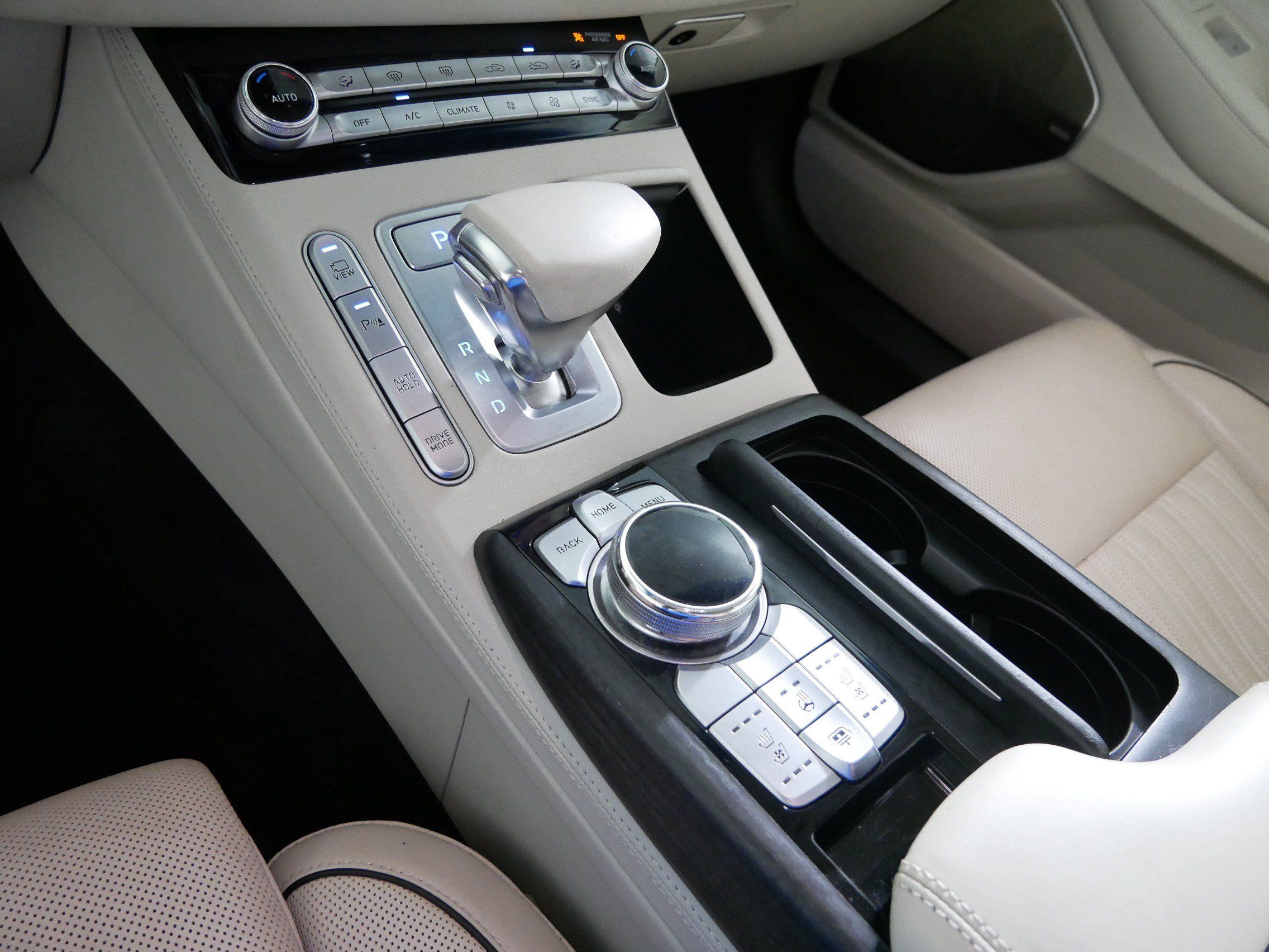 Used 2022 Genesis G90 3.3T Premium AWD/4WD image 24