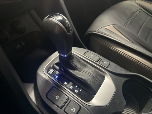 Used 2017 Hyundai Santa Fe SE image 25