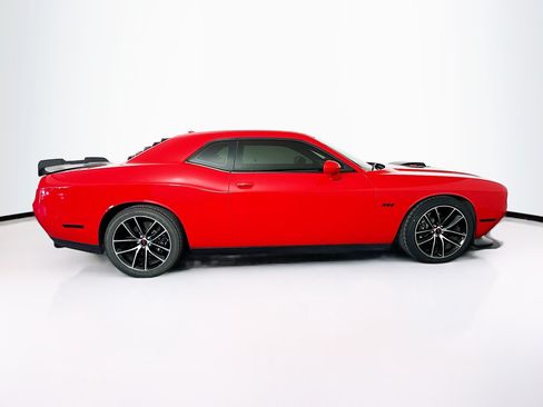 Used 2016 Dodge Challenger R/T Scat Pack RWD image 10