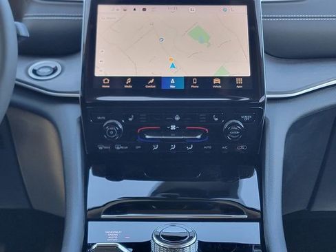 Certified 2023 Jeep Grand Cherokee Limited image 27