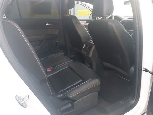 Used 2023 Volkswagen Atlas Cross Sport SE image 11