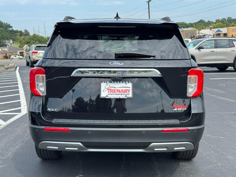 Used 2024 Ford Explorer XLT AWD/4WD image 4