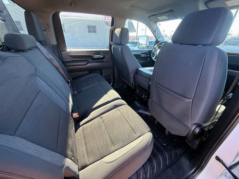 Used 2024 Chevrolet Silverado 3500 LT w/ Convenience Package image 10