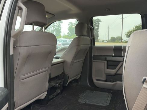 Used 2017 Ford F150 XLT RWD image 3