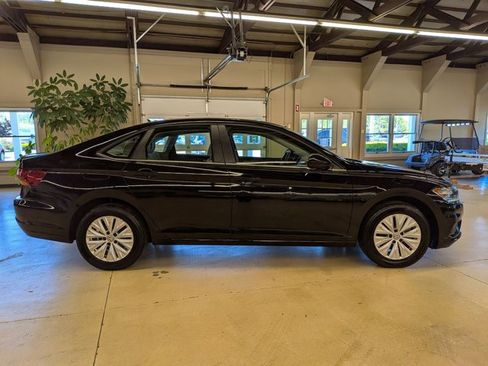 Used 2019 Volkswagen Jetta FWD image 4