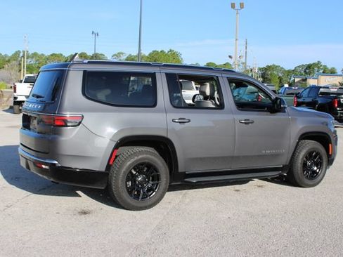 Used 2023 Jeep Wagoneer 4WD image 11