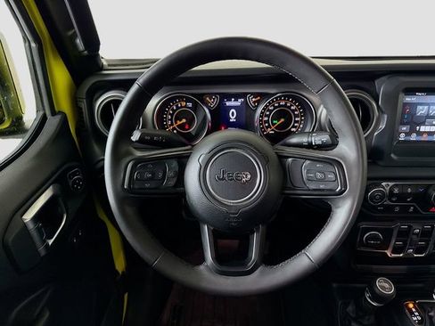 Used 2023 Jeep Gladiator Sport image 11