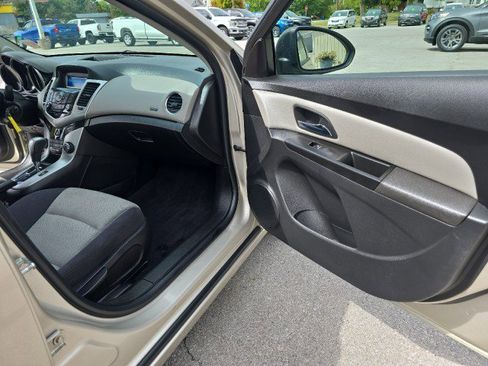 Used 2014 Chevrolet Cruze LS image 35