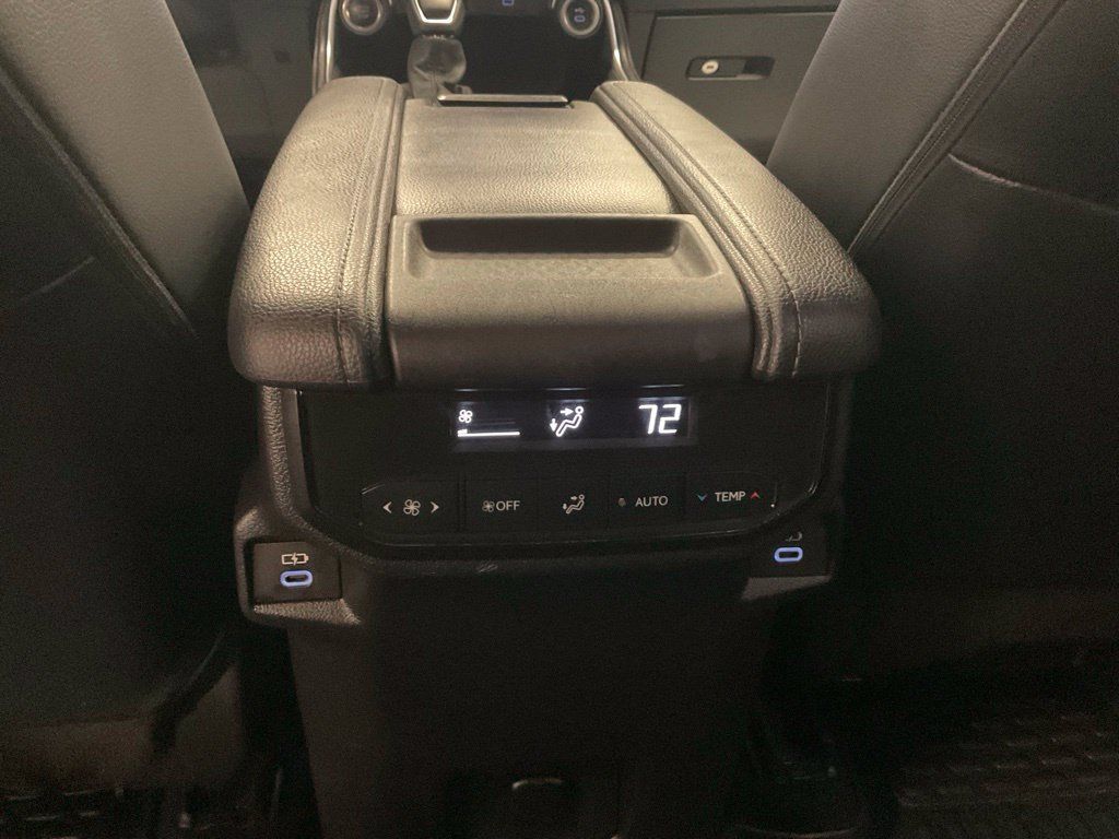 Used 2025 Toyota Grand Highlander AWD image 34