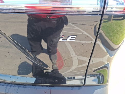 Used 2023 Toyota Corolla Cross LE image 19