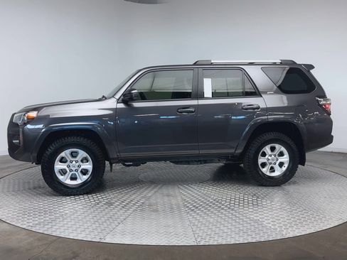 Used 2019 Toyota 4Runner SR5 image 5