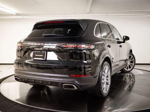Certified 2023 Porsche Cayenne AWD/4WD image 7
