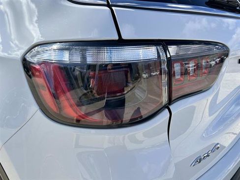 Used 2024 Jeep Compass Latitude image 11