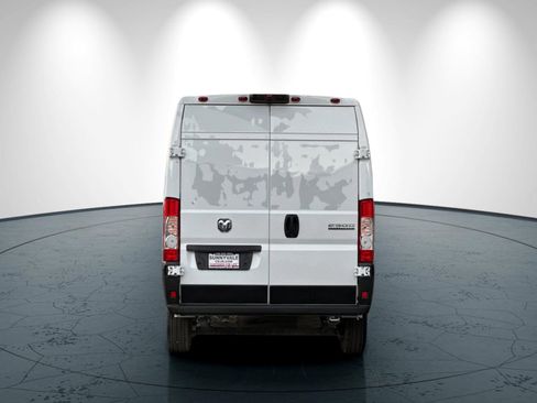 Used 2025 RAM ProMaster 2500 w/ Convenience Group image 5