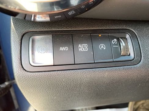 Used 2026 Chevrolet Equinox LT AWD/4WD image 10