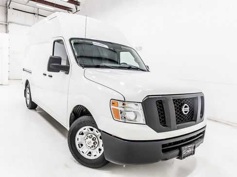 Used 2020 Nissan NV 2500 SV RWD image 9