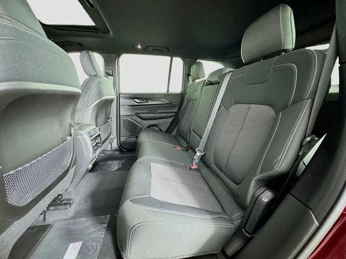 New 2025 Jeep Grand Cherokee Laredo X w/ Luxury Tech Group I image 11