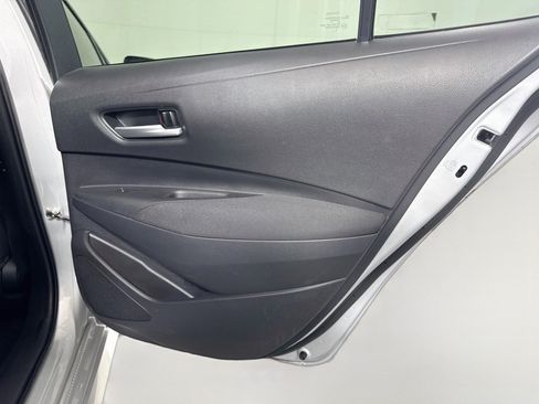 Used 2021 Toyota Corolla LE FWD image 27