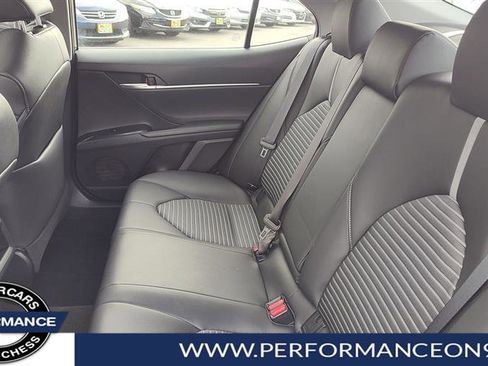 Used 2018 Toyota Camry SE image 15