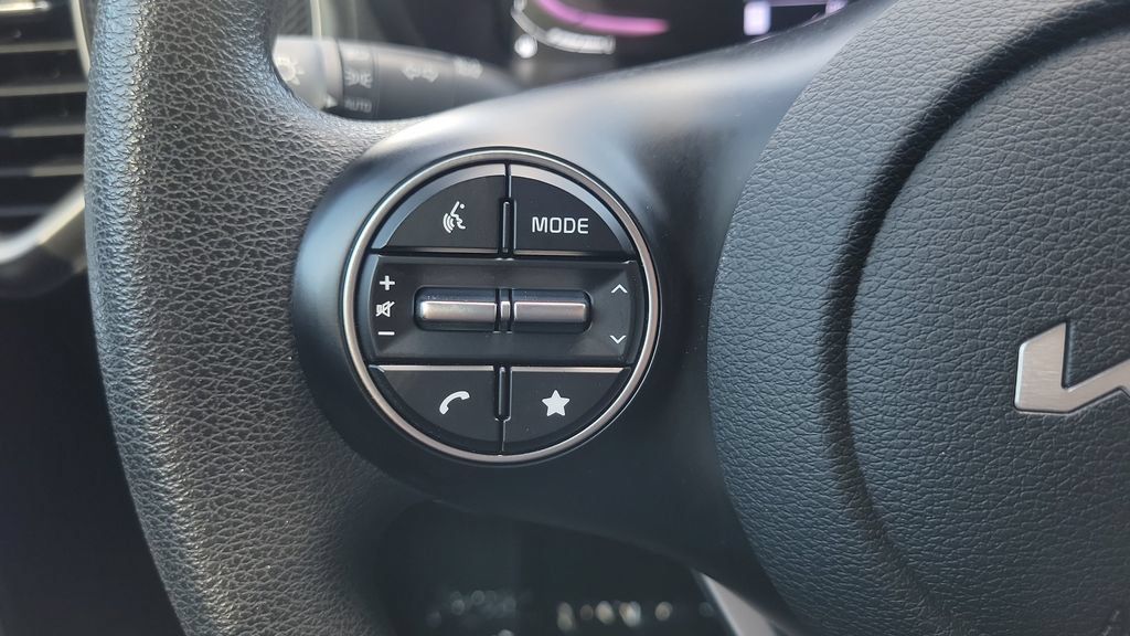 Used 2024 Kia Soul LX FWD image 19