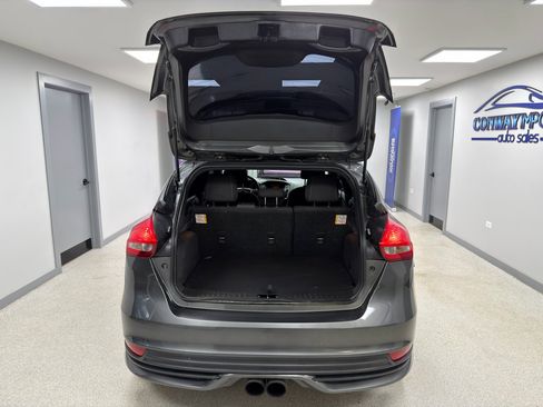 Used 2017 Ford Focus ST image 38