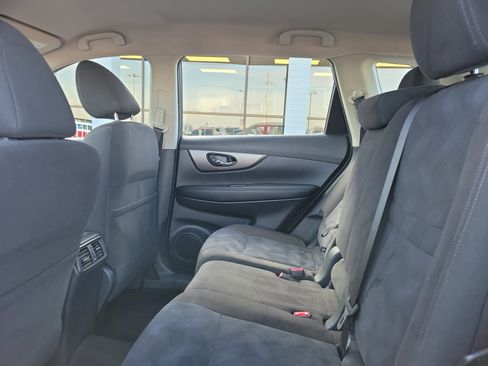 Used 2015 Nissan Rogue S image 11