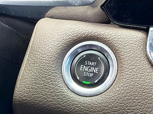 Used 2023 GMC Canyon Denali AWD/4WD image 37
