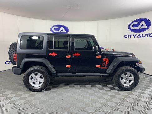 Used 2017 Jeep Wrangler Unlimited Sport AWD/4WD image 2