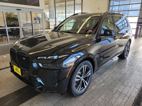 New 2026 BMW X7 M60i image 1