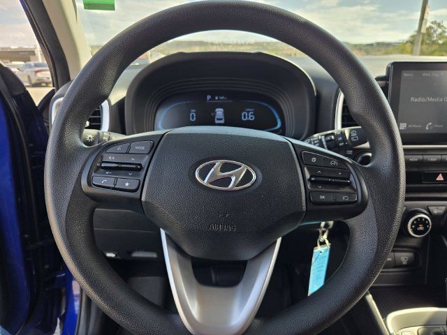 Used 2023 Hyundai Venue SE FWD image 19