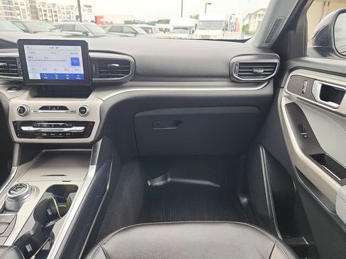 Certified 2023 Ford Explorer XLT w/ Equipment Group 202A AWD/4WD image 10