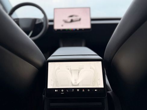 Used 2025 Tesla Model 3 Long Range RWD image 27