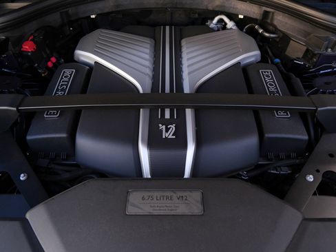 Certified 2023 Rolls-Royce Cullinan w/ Cullinan Package AWD/4WD image 33