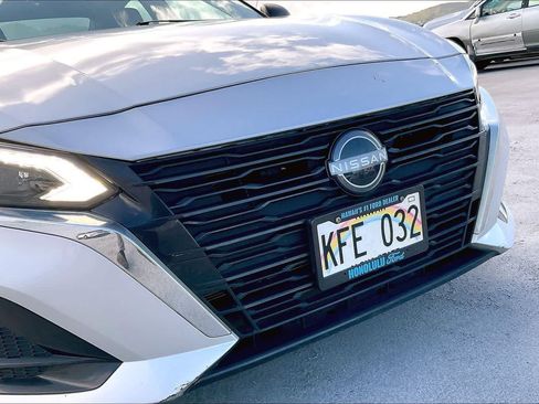 Used 2024 Nissan Altima 2.5 SV FWD image 33