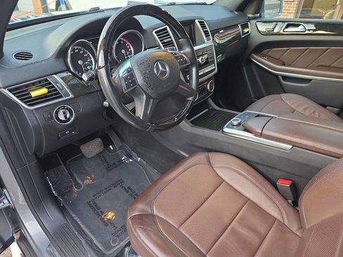 Used 2015 Mercedes-Benz GL 550 4MATIC image 9