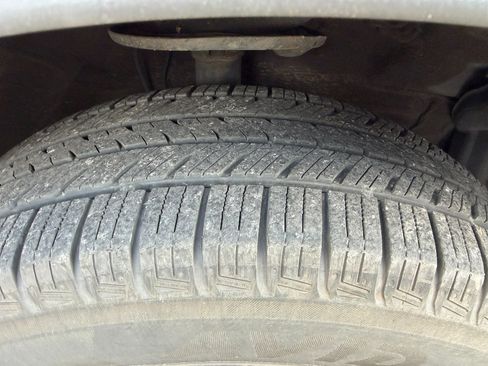 Used 2013 Toyota RAV4 LE FWD image 10