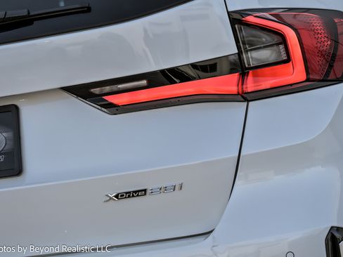 Used 2025 BMW X1 xDrive28i w/ Premium Package image 16