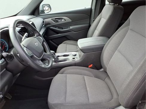Used 2023 Chevrolet Traverse LT FWD image 5